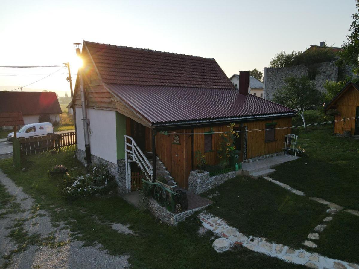 Ivona - Kuca Za Odmor Perusic - Stara Lika Apartment Exterior photo